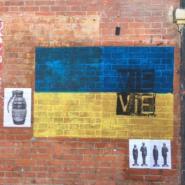 collages à Paris, mars 2022... - un groupe Paris | Kiev
