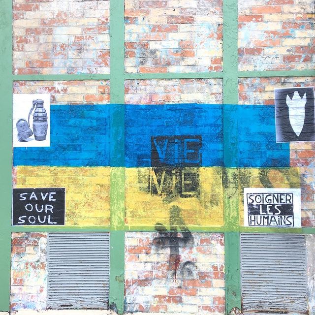 collages à Paris, mars 2022... - un groupe Paris | Kiev