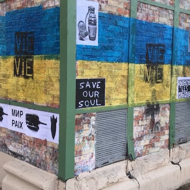 collages à Paris, mars 2022... - un groupe Paris | Kiev