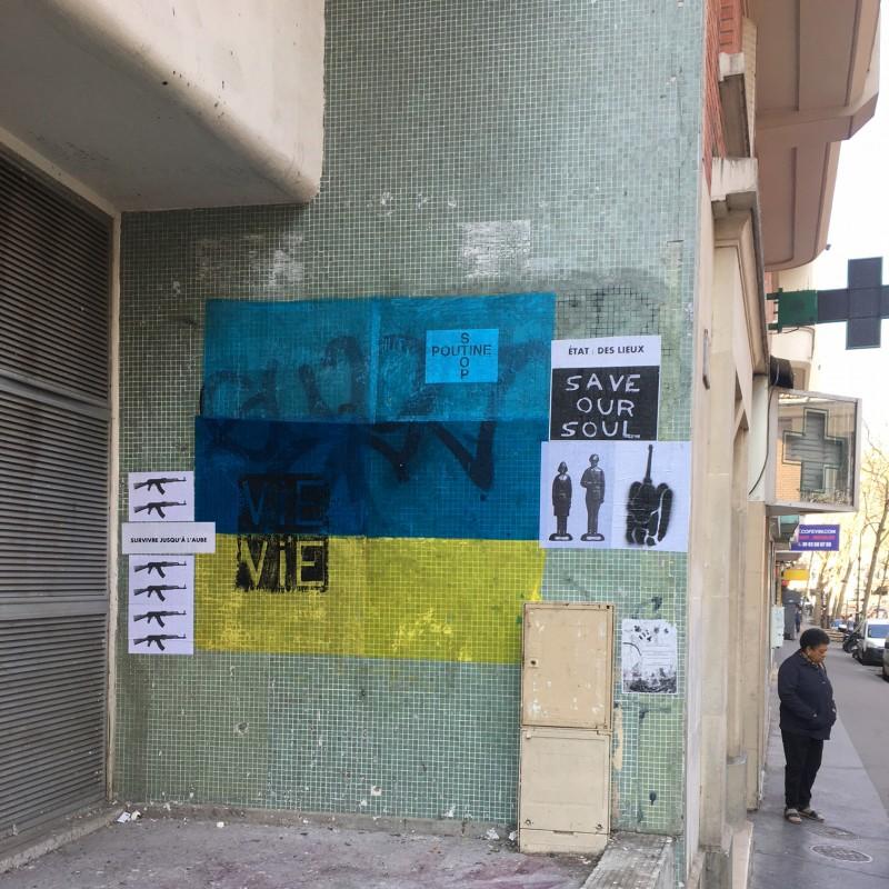 collages à Paris, mars 2022... - un groupe Paris | Kiev