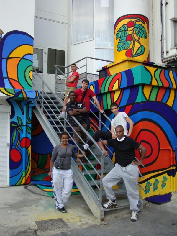10 06 02 Fin de la fresque et les artistes (1)